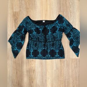 🔖🔖CLEARANCE 🔖🔖VENUS Black and Blue Off-Shoulder Blouse